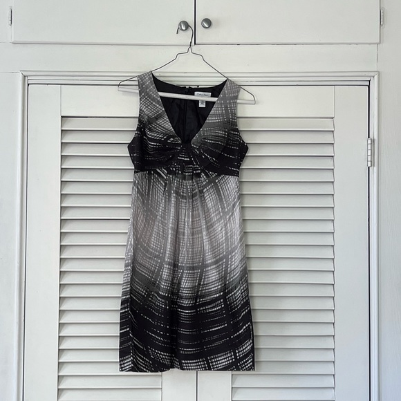 Calvin Klein black and white dress with lined top. - Picture 1 of 4
